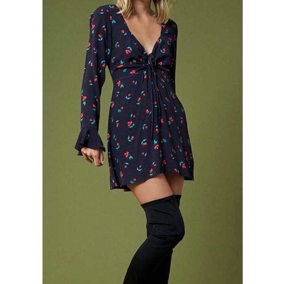 NWT 🆕 MINKPINK Black Cherry Print Dress 🍒 - Picture 3 of 7